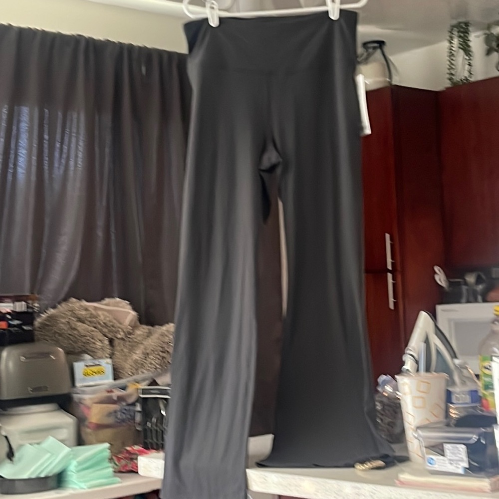 BNWT Lululemon gray. Sz14